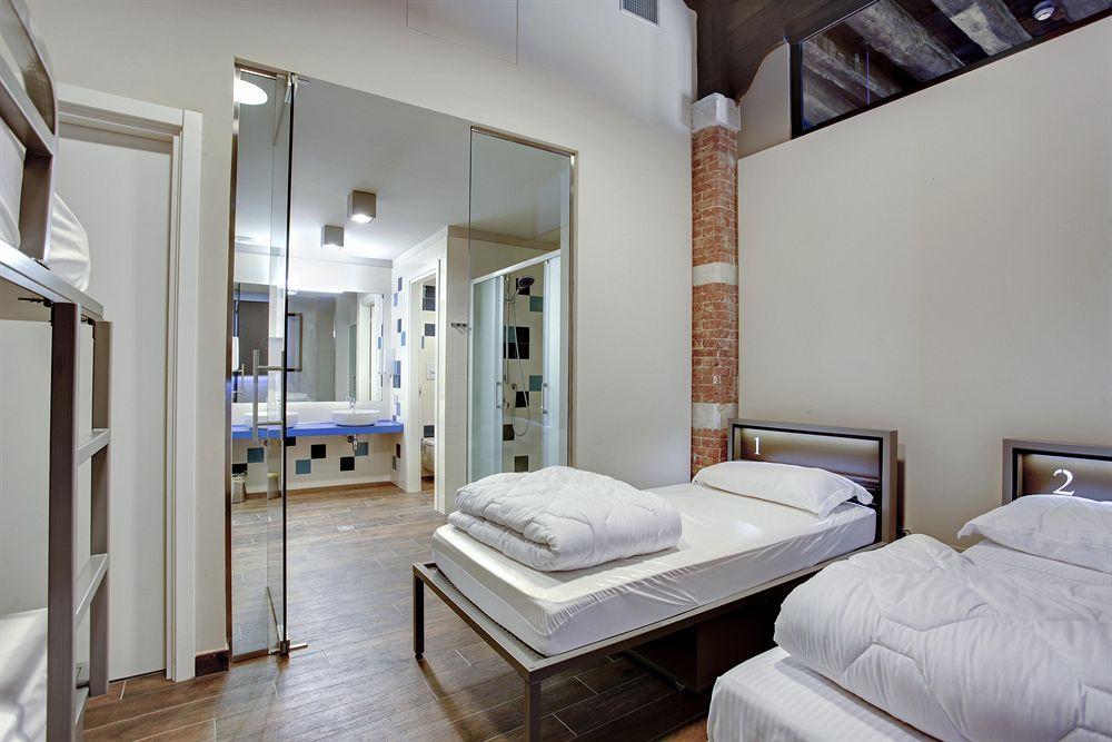 Generator Hostel *